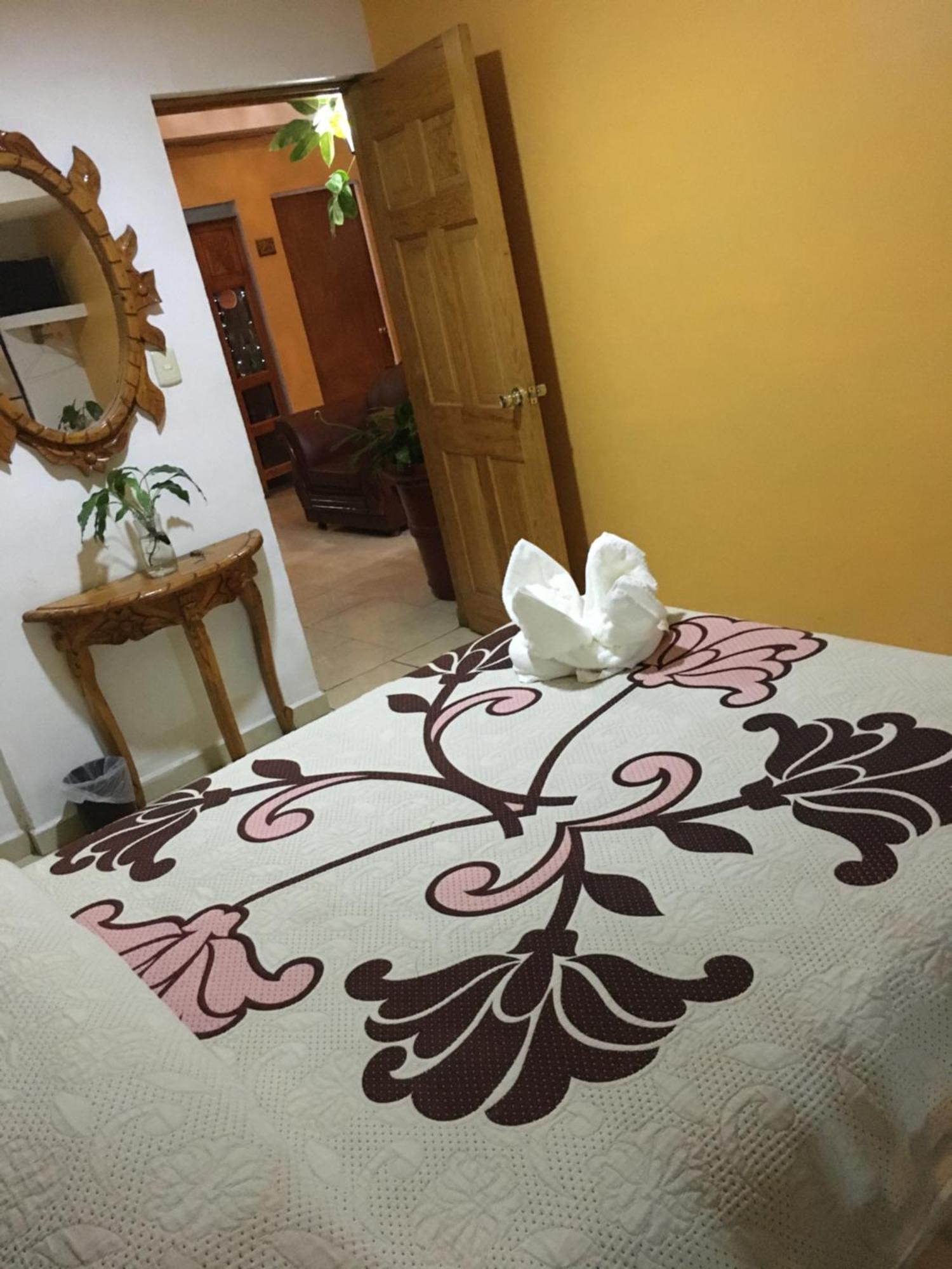 Hotel Posada Camelinas Pátzcuaro Extérieur photo