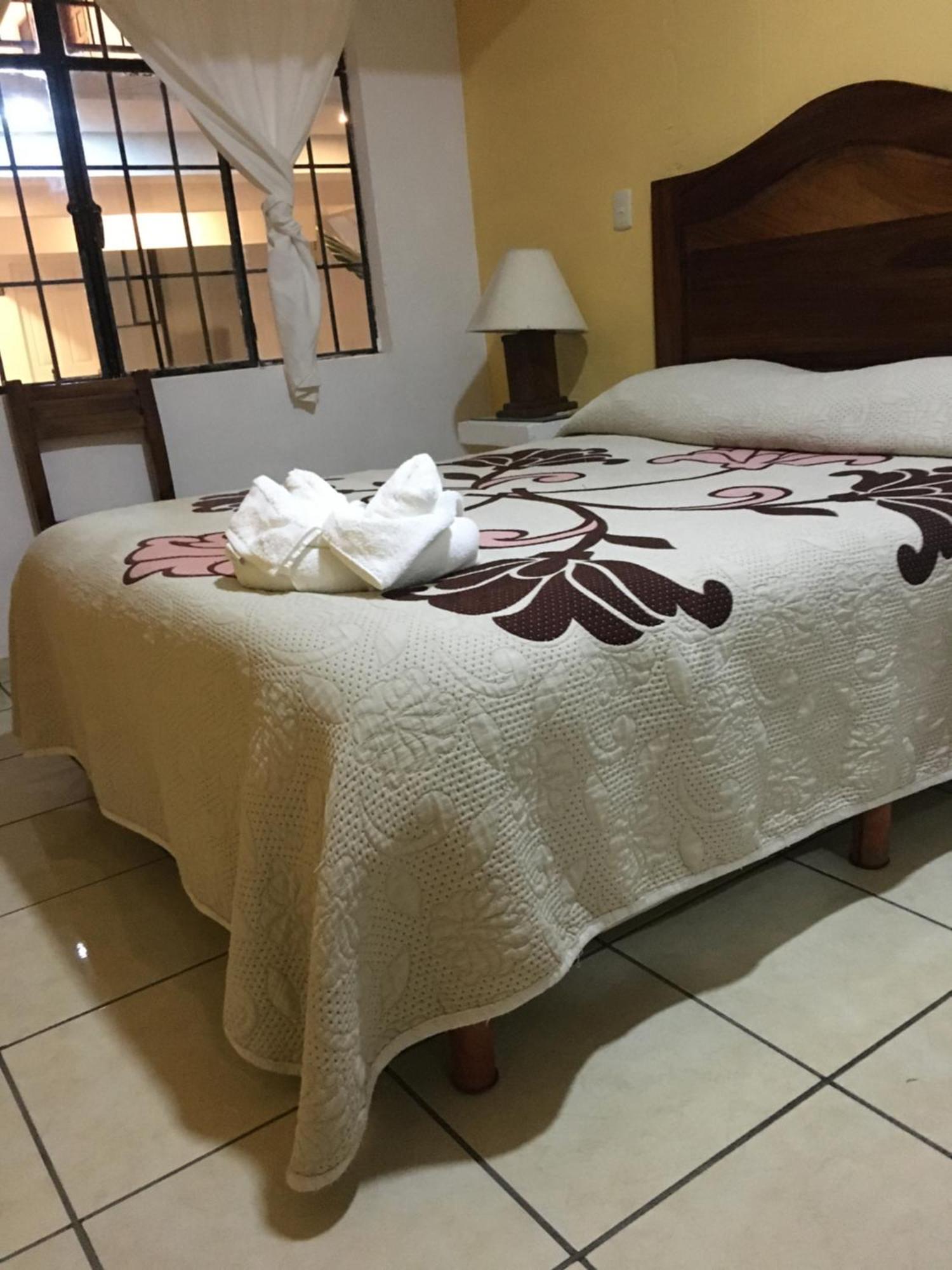 Hotel Posada Camelinas Pátzcuaro Extérieur photo