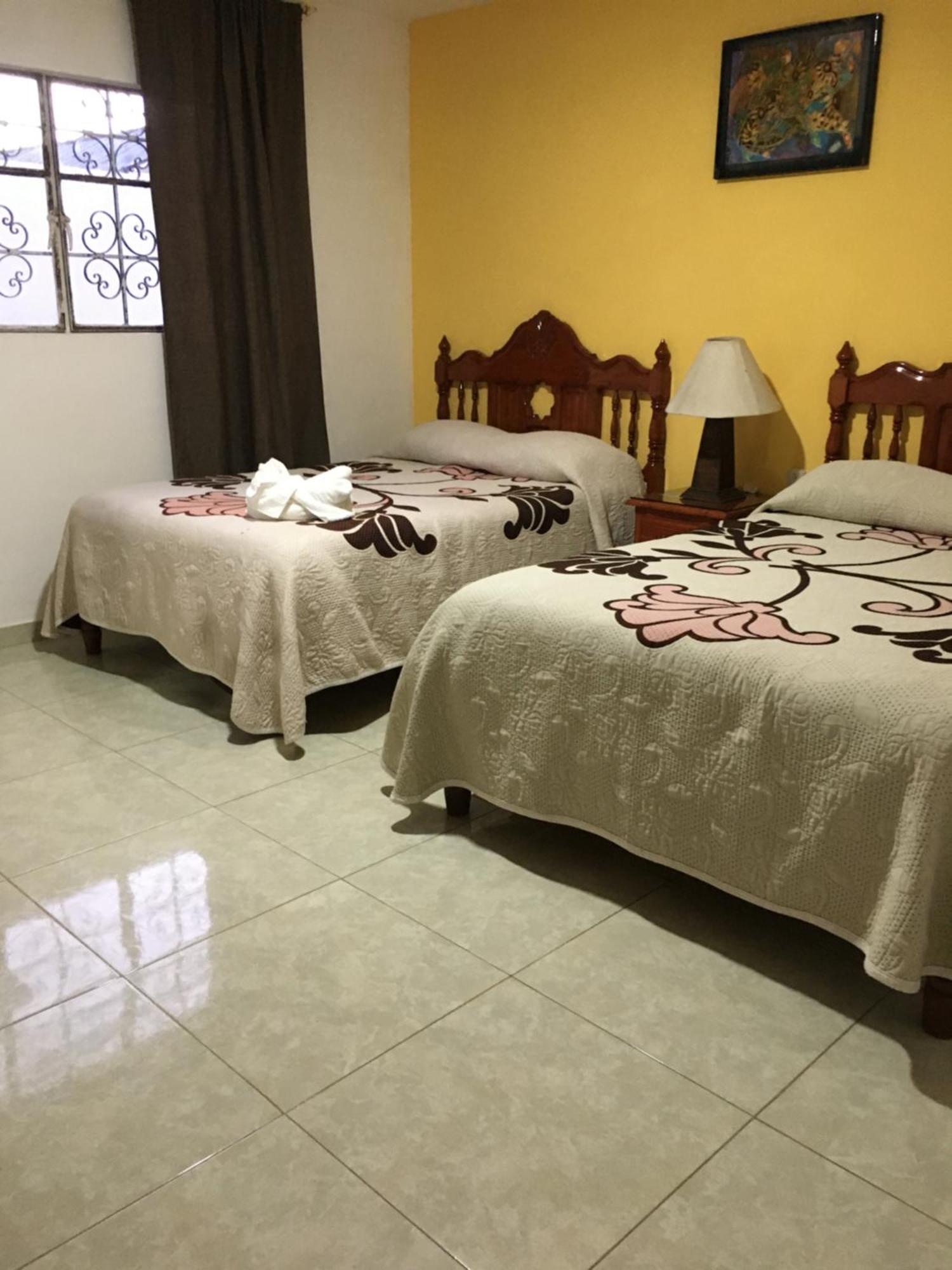 Hotel Posada Camelinas Pátzcuaro Extérieur photo