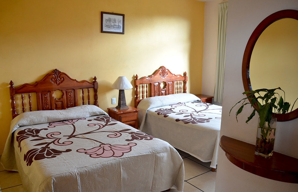 Hotel Posada Camelinas Pátzcuaro Extérieur photo