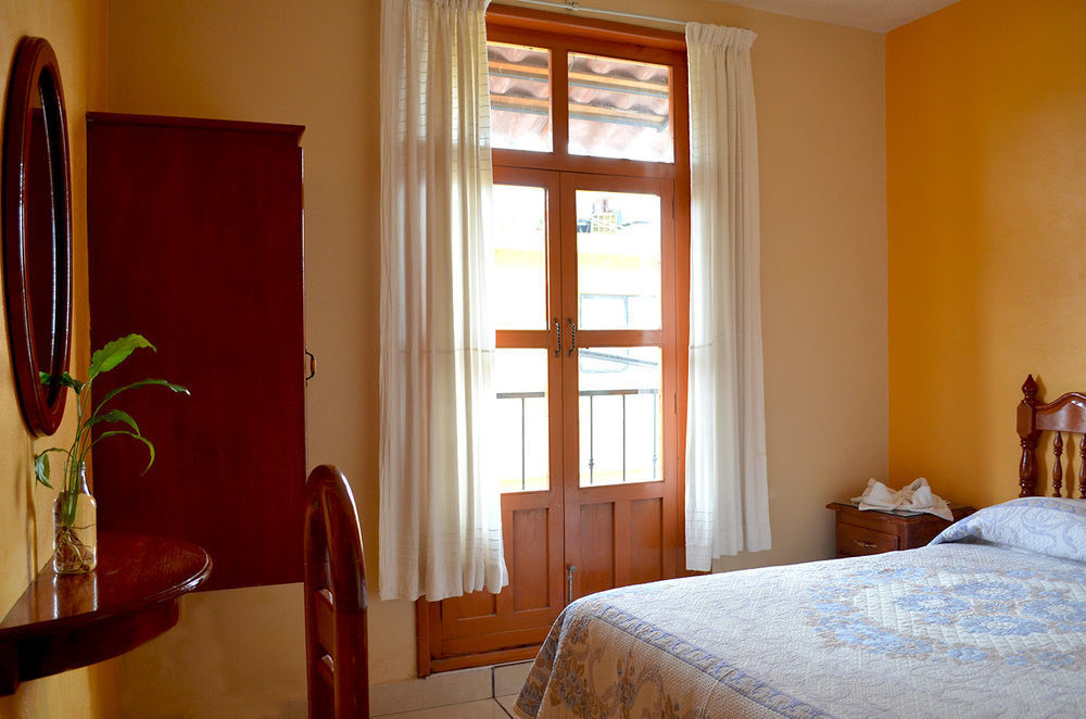 Hotel Posada Camelinas Pátzcuaro Extérieur photo
