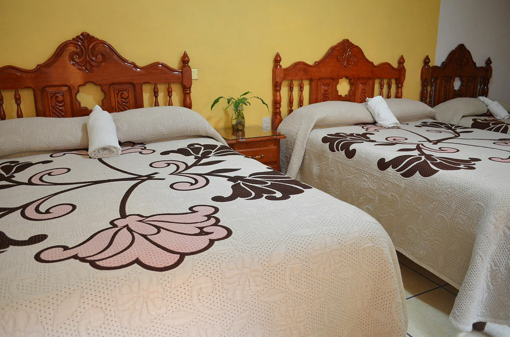 Hotel Posada Camelinas Pátzcuaro Extérieur photo