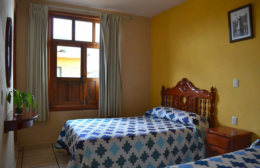 Hotel Posada Camelinas Pátzcuaro Extérieur photo