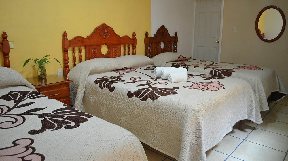Hotel Posada Camelinas Pátzcuaro Extérieur photo